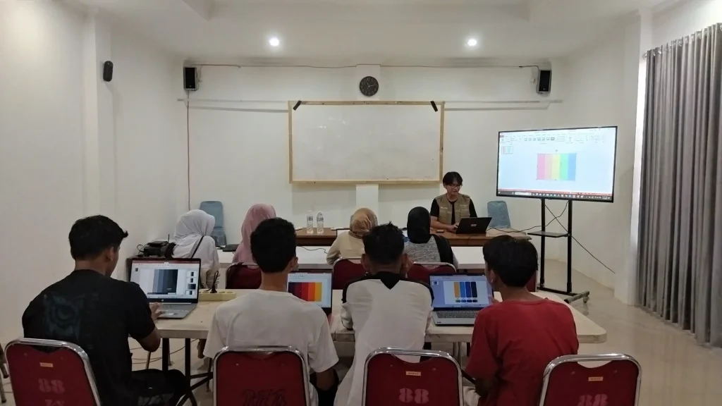 Pendidikan dengan Kelas Minggu Cerdas Yayasan Indah Berbagi